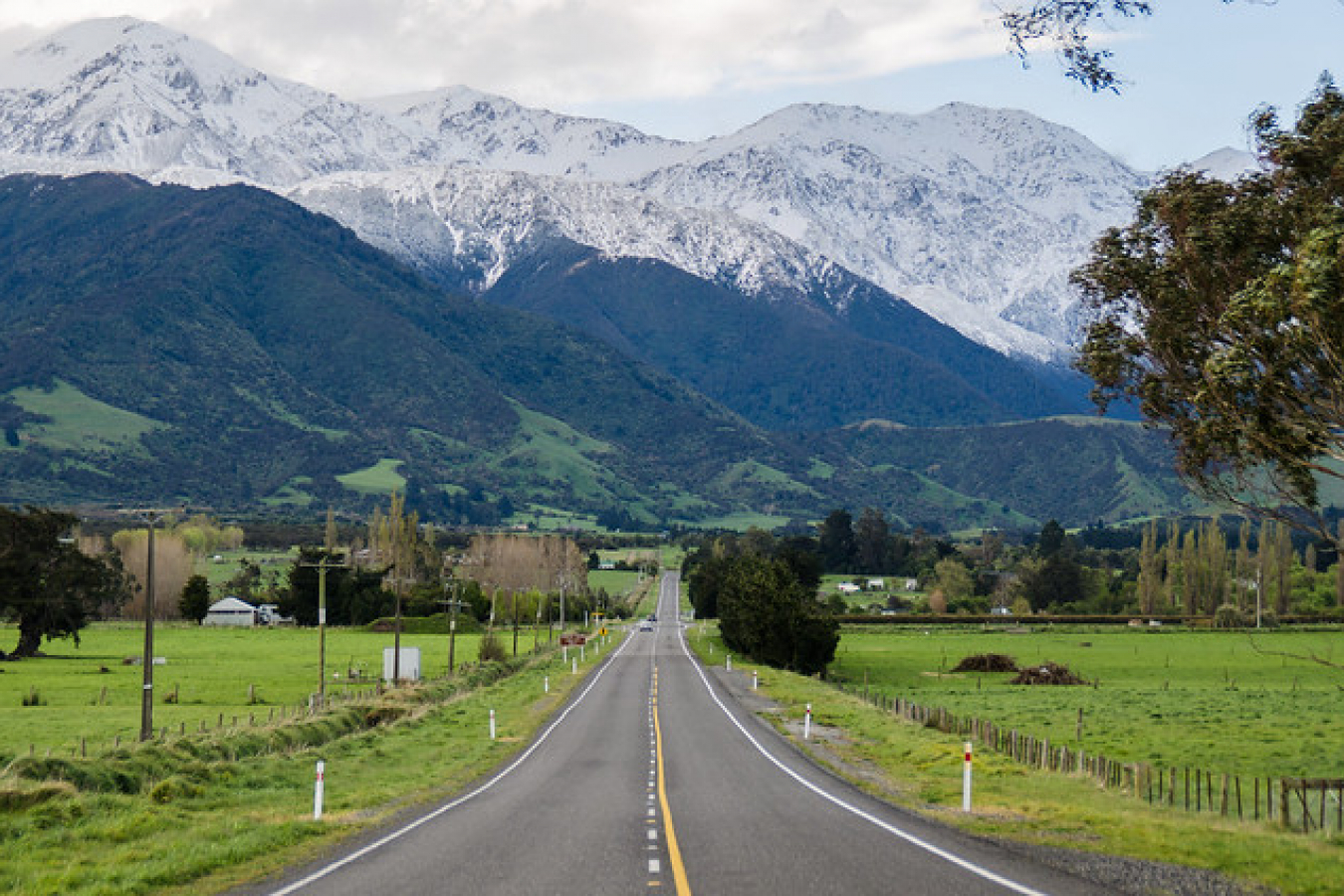 Long road in to Kaikoura, New Zealand