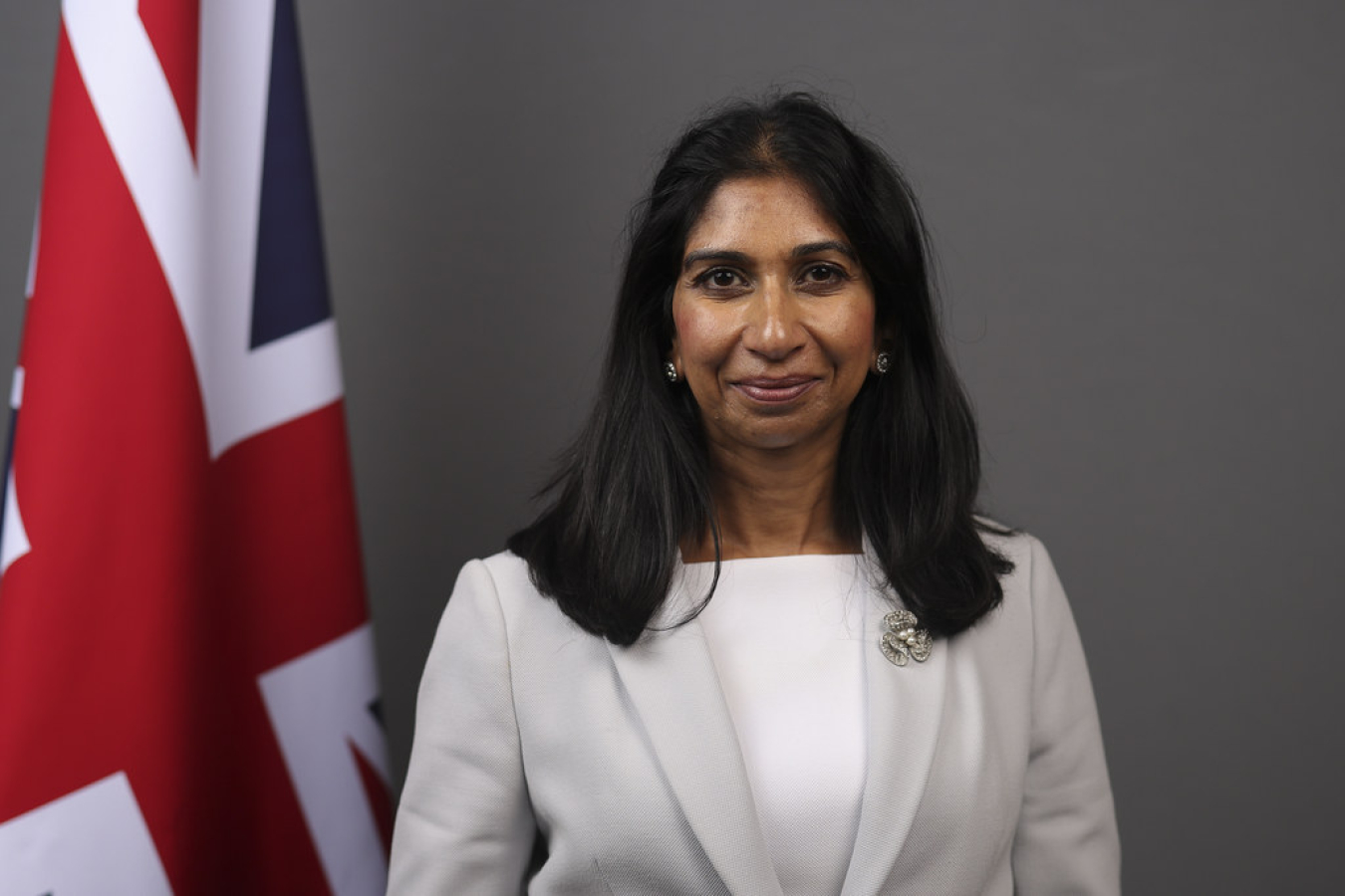 Official Portrait of Suella Braverman Home Secretary