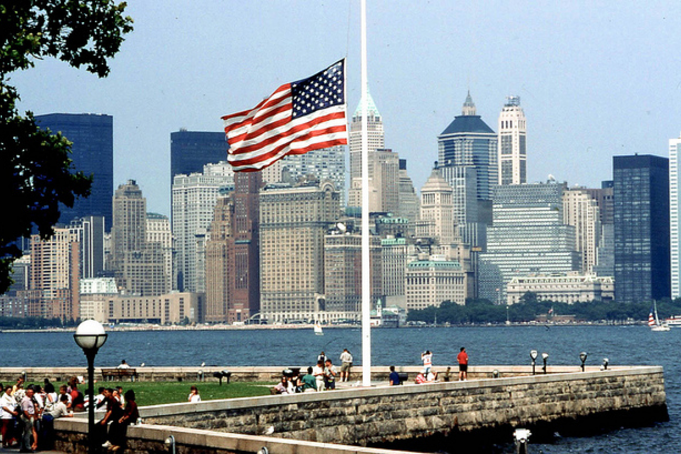 19950704 05 Manhattan Island from Ellis Island