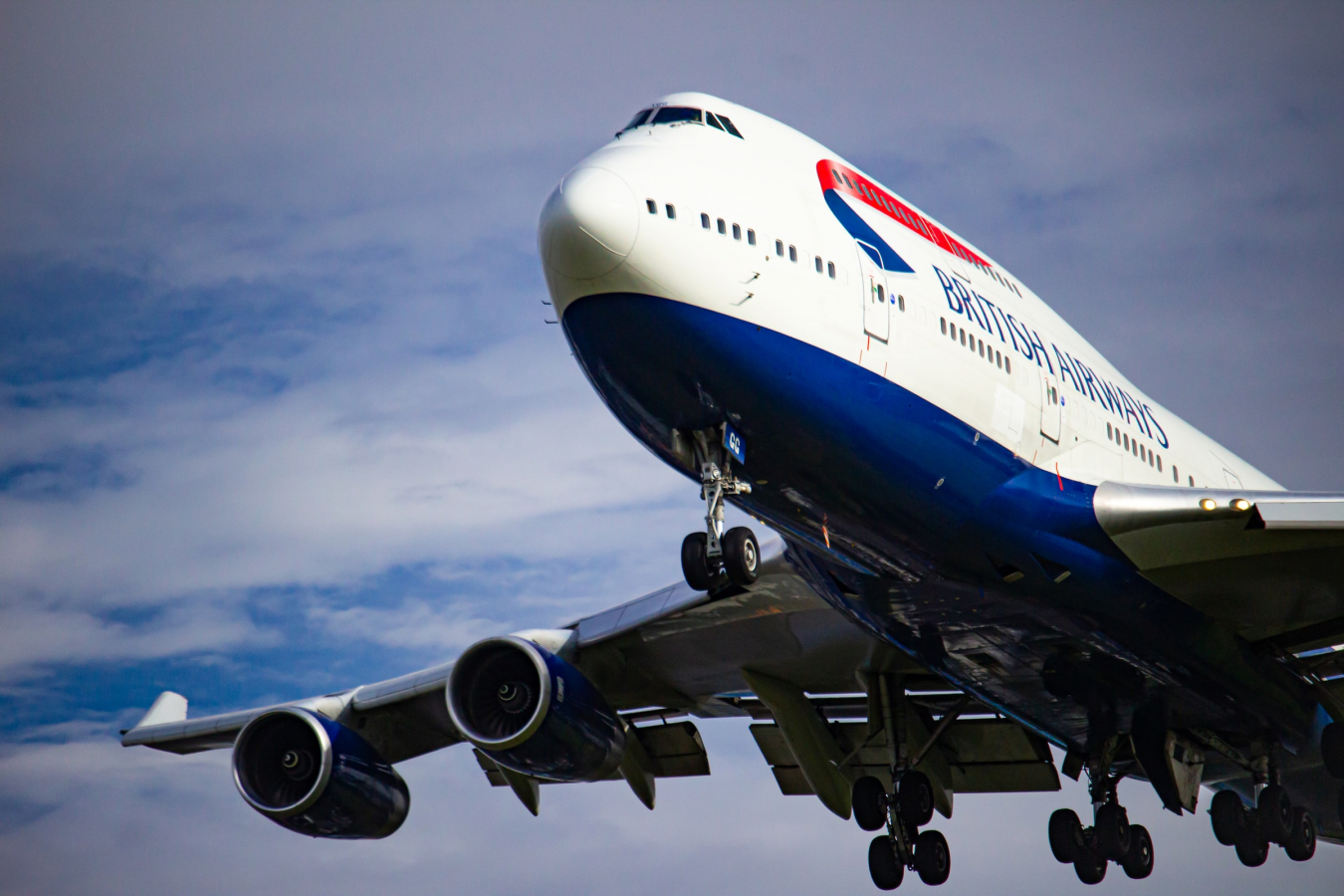 British Airways 747 on final 27L at Heathrow